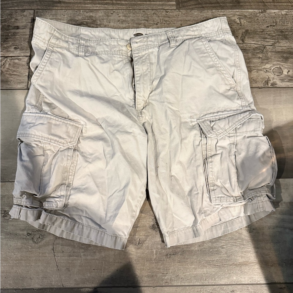 Old Navy Men's Cargo Shorts - Light Tan